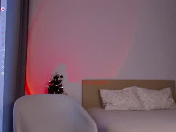 girl
        lumoore cam image #5726329