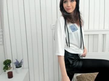 girl
        connieambes cam image #2592815