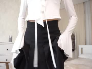 girl
        hildgaillard cam image #6743631