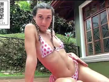 girl
        honeybelle8 cam image #6898975