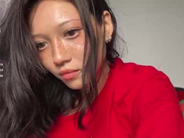 girl
        tarrrantula cam image #5750006