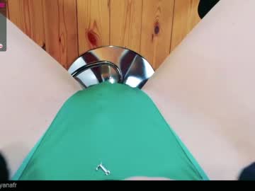 girl
        frenchgirl_ cam image #520357