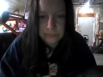 girl
        chastity_dumptruck_garage cam image #3934662