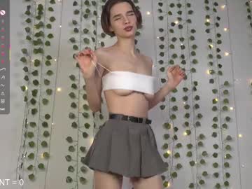 girl
        happynewdear cam image #6485013