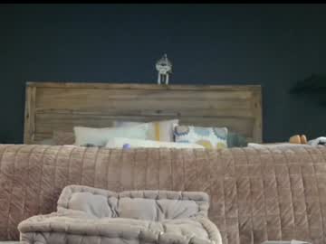 couple
        mssbb cam image #6034290