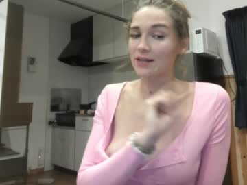 girl
        lily_fey19 cam image #5626952
