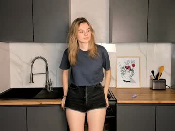 girl
        taytechubb cam image #4881866