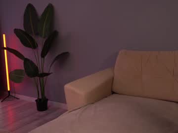 girl
        toxl cam image #4354893
