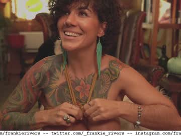 girl
        _frankie_rivers cam image #1614422