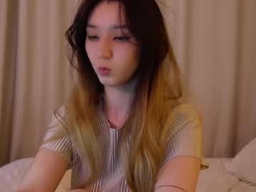 girl
        sarasuo cam image #4714156