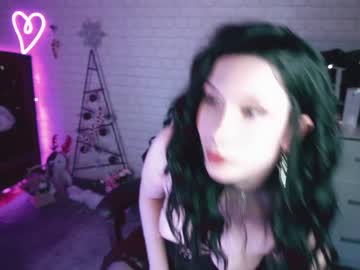 girl
        uindi cam image #4125813