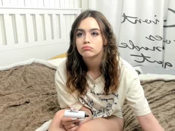 girl
        connieambes cam image #2476806