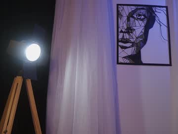girl
        lucie_beltran cam image #4609508