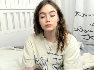girl
        connieambes cam image #2474811