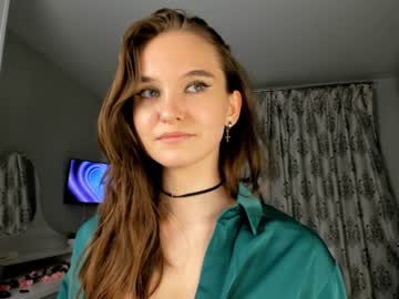 girl
        lorettafairleigh cam image #3947225