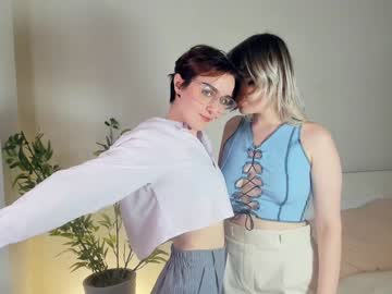 couple
        hoiiy_cute cam image #2191596