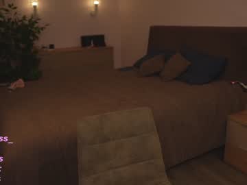 girl
        your_kat cam image #2941803