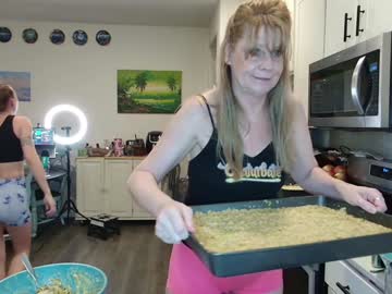 girl
        emberpheonixxx cam image #5572649