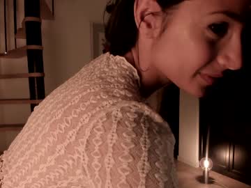 girl
        evatango cam image #1125370
