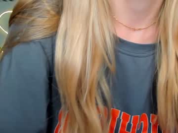 girl
        melissa_babyss cam image #4511898