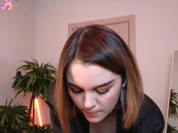 girl
        whisperheart cam image #6084290