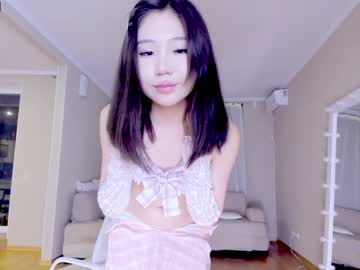 girl
        miso_misa cam image #167686