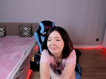girl
        min_gun cam image #3064900