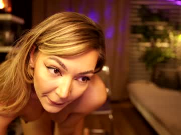 girl
        fantasystudiox cam image #716863