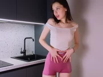 girl
        ledymalys cam image #6137401
