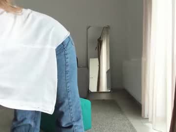 girl
        epicfu cam image #1898793