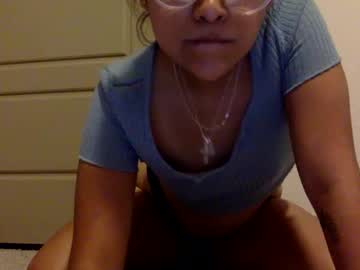 girl
        rleah832 cam image #4870817