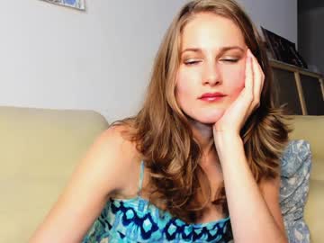 girl
        palach2323 cam image #5263286