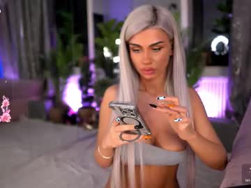 girl
        serene_sophiex cam image #6513333
