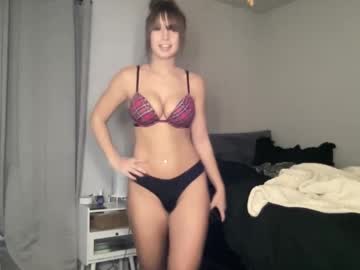 girl
        brielledaviss cam image #5880782