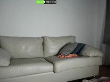 girl
        lilly_mattsson cam image #1635033