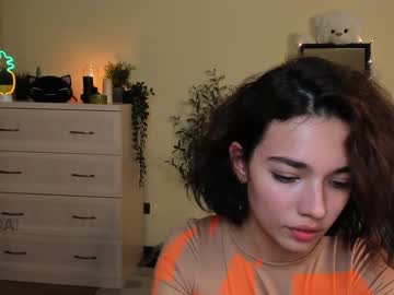 girl
        ella_flar_ cam image #2333