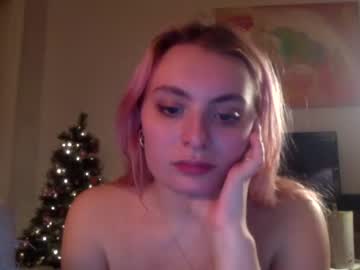 girl
        saphirreprincess333 cam image #365596