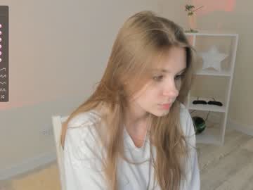 girl
        arky_b1y cam image #2478908