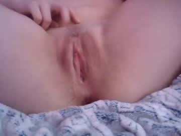 girl
        dizzydaizy77 cam image #258196