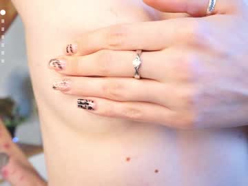 girl Cam Girls Get Busy With Their Dildos With No Shame with quennaedger