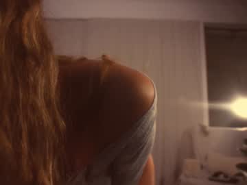 girl
        heybanan cam image #5054225