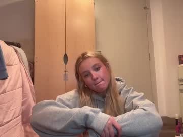 girl
        lexaarose05 cam image #5680684