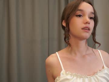 girl
        harrieteasley cam image #5597224