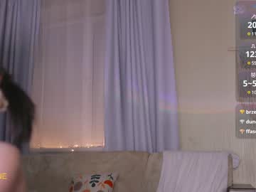 girl
        sweetkira555 cam image #5649510