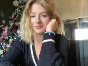 girl
        thtqunt cam image #5865825