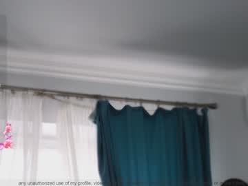 girl
        small_blondee cam image #4266894