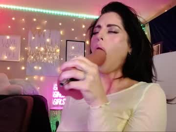 girl
        milf_lacey cam image #2042742
