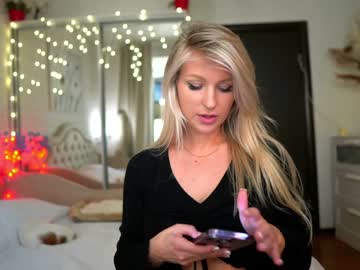 girl
        oh_julie cam image #3642112
