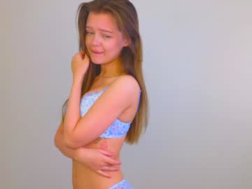 girl
        itwasinstwilight cam image #4425988