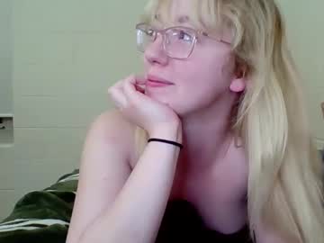 girl
        blonde_katie cam image #6061348